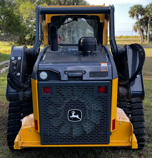2022 John Deere 325G — photo 6