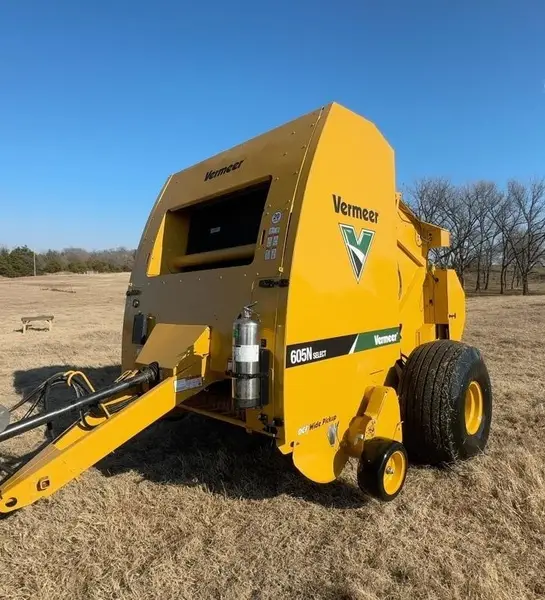 2022 Vermeer 605N — photo 1