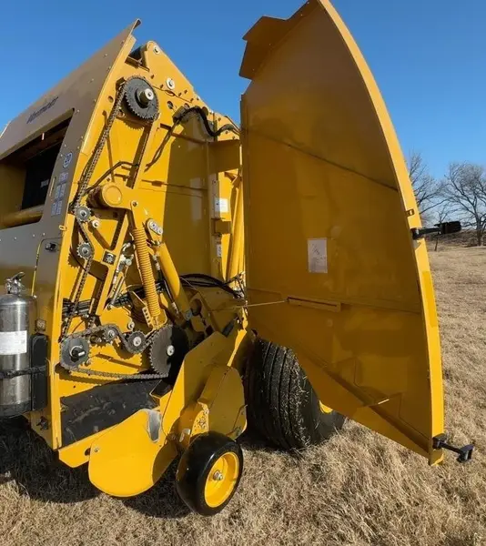 2022 Vermeer 605N — photo 3