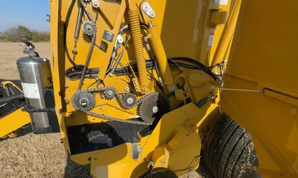 2022 Vermeer 605N — photo 4
