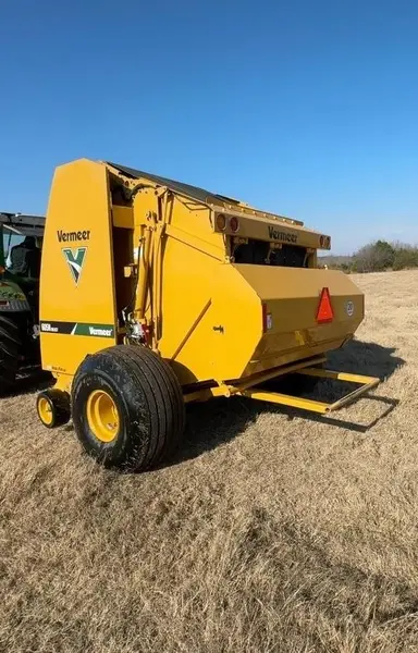 2022 Vermeer 605N — photo 6
