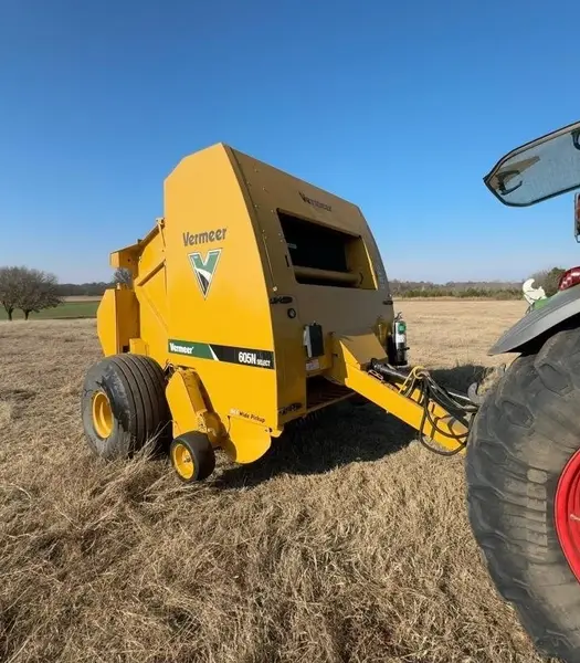 2022 Vermeer 605N — photo 9
