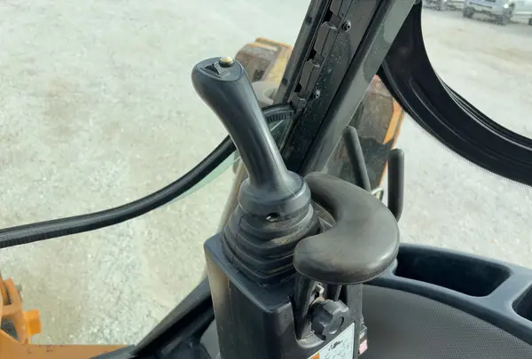 2019 Case 580 SN — photo 13