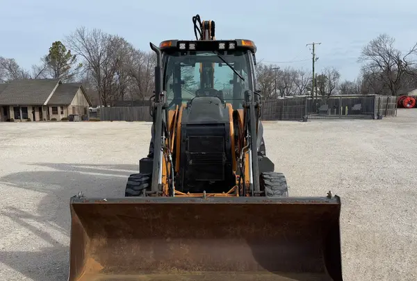 2019 Case 580 SN — photo 2