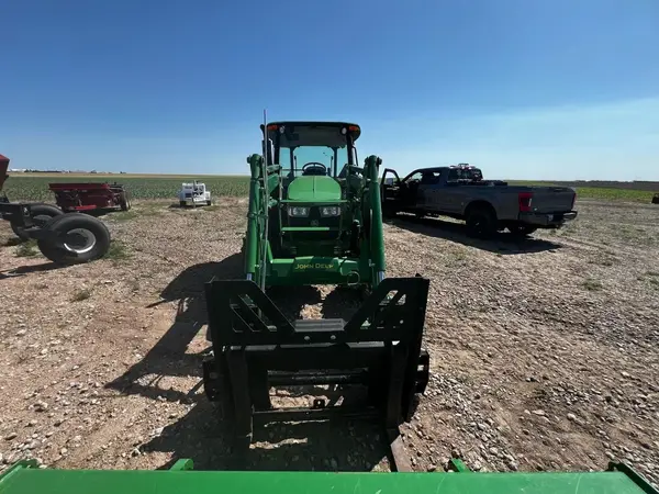 2020 John Deere 5075E — photo 10