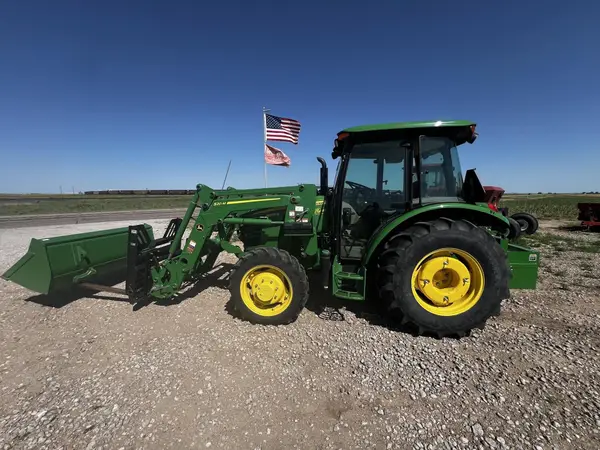2020 John Deere 5075E — photo 2
