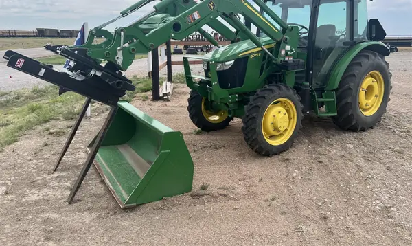 2020 John Deere 5075E — photo 4