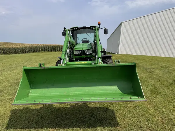 2022 John Deere 6155M — photo 11