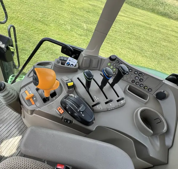 2022 John Deere 6155M — photo 13