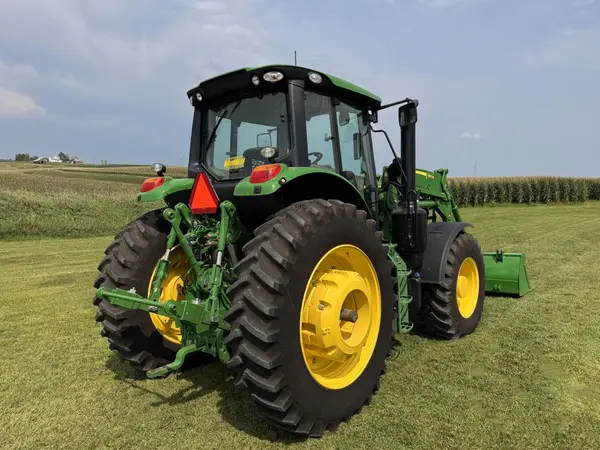 2022 John Deere 6155M — photo 5