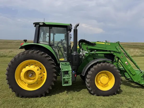 2022 John Deere 6155M — photo 6