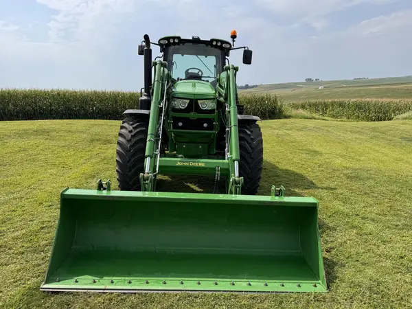 2022 John Deere 6155M — photo 8