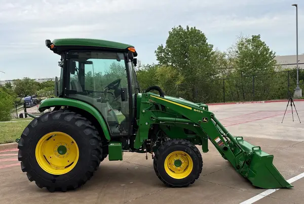 2024 John Deere 4066R — photo 4
