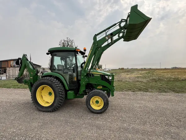 2022 John Deere 4052R — photo 14