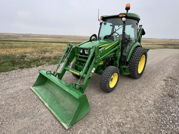 2022 John Deere 4052R — photo 4