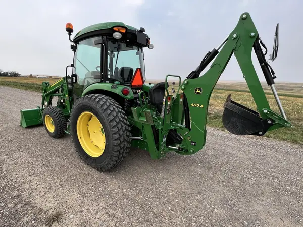 2022 John Deere 4052R — photo 5
