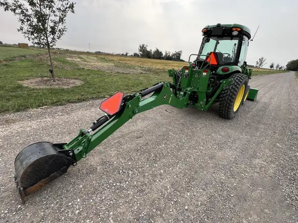 2022 John Deere 4052R — photo 7