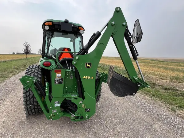2022 John Deere 4052R — photo 9