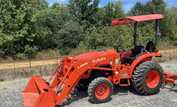 2023 Kubota L3902HST — photo 1