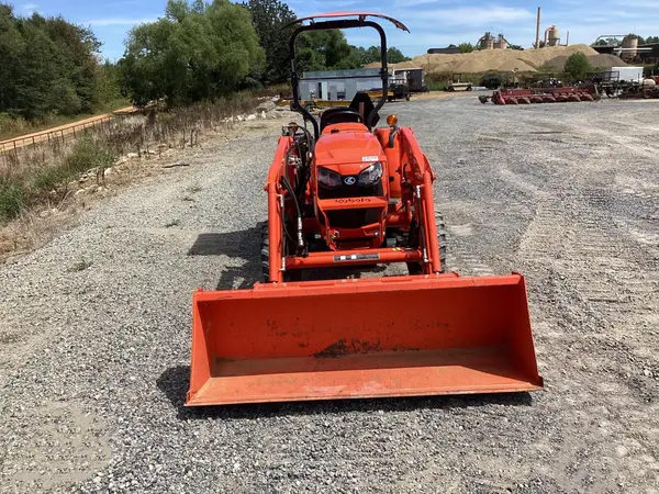 2023 Kubota L3902HST — photo 12