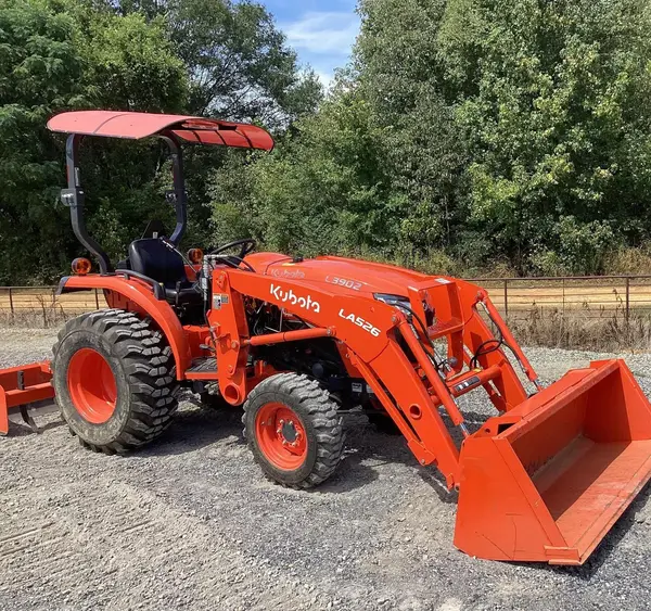 2023 Kubota L3902HST — photo 6