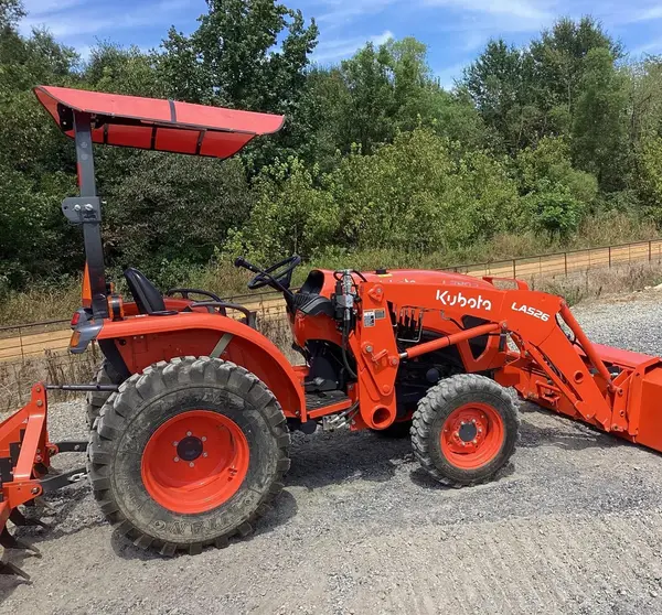 2023 Kubota L3902HST — photo 8