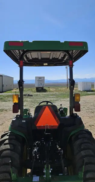 2021 John Deere 3032E — photo 12