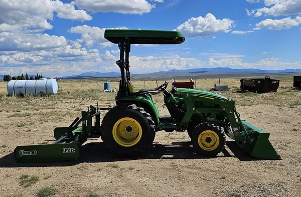 2021 John Deere 3032E — photo 8