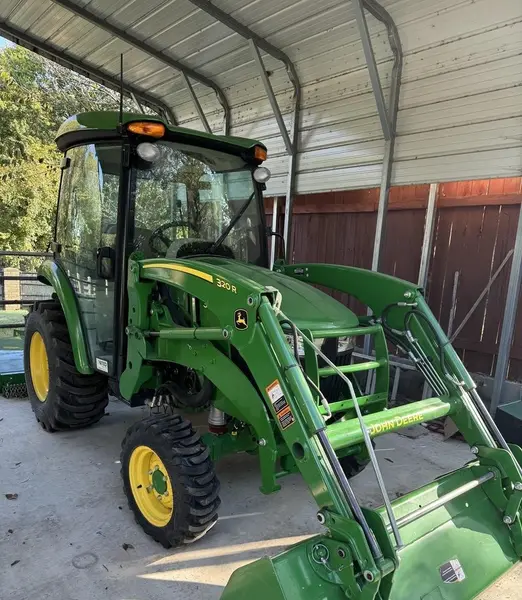 2020 John Deere 3033R — photo 1