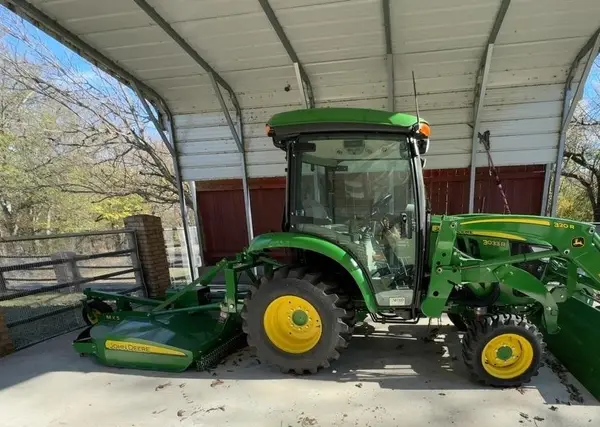 2020 John Deere 3033R — photo 12