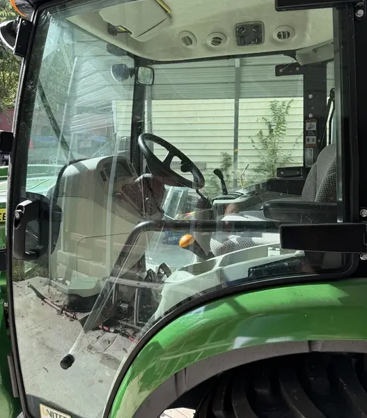 2020 John Deere 3033R — photo 4